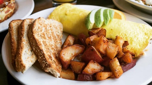 9 Glamorous Breakfast and Lunch Photos from Famous Toastery